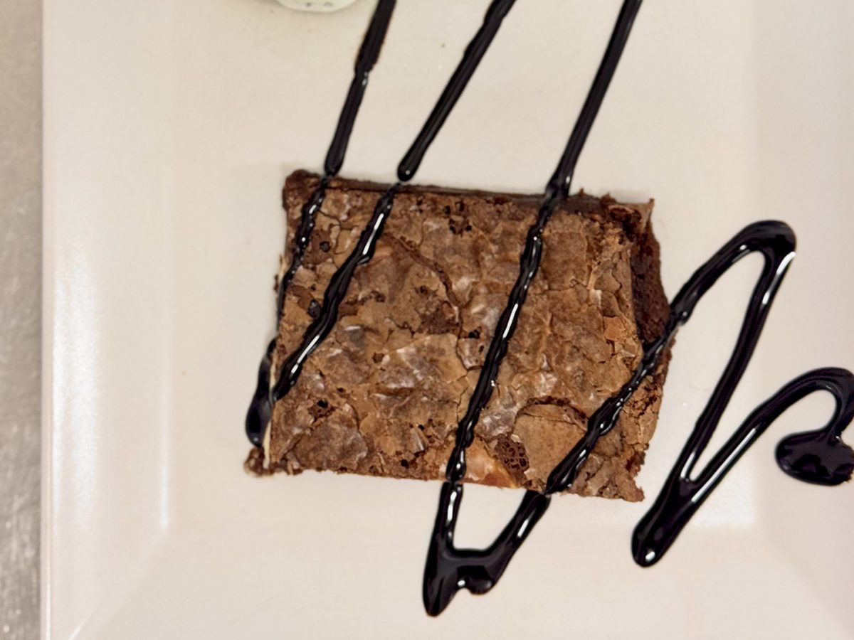 Brownie de chocolate com gelado de menta